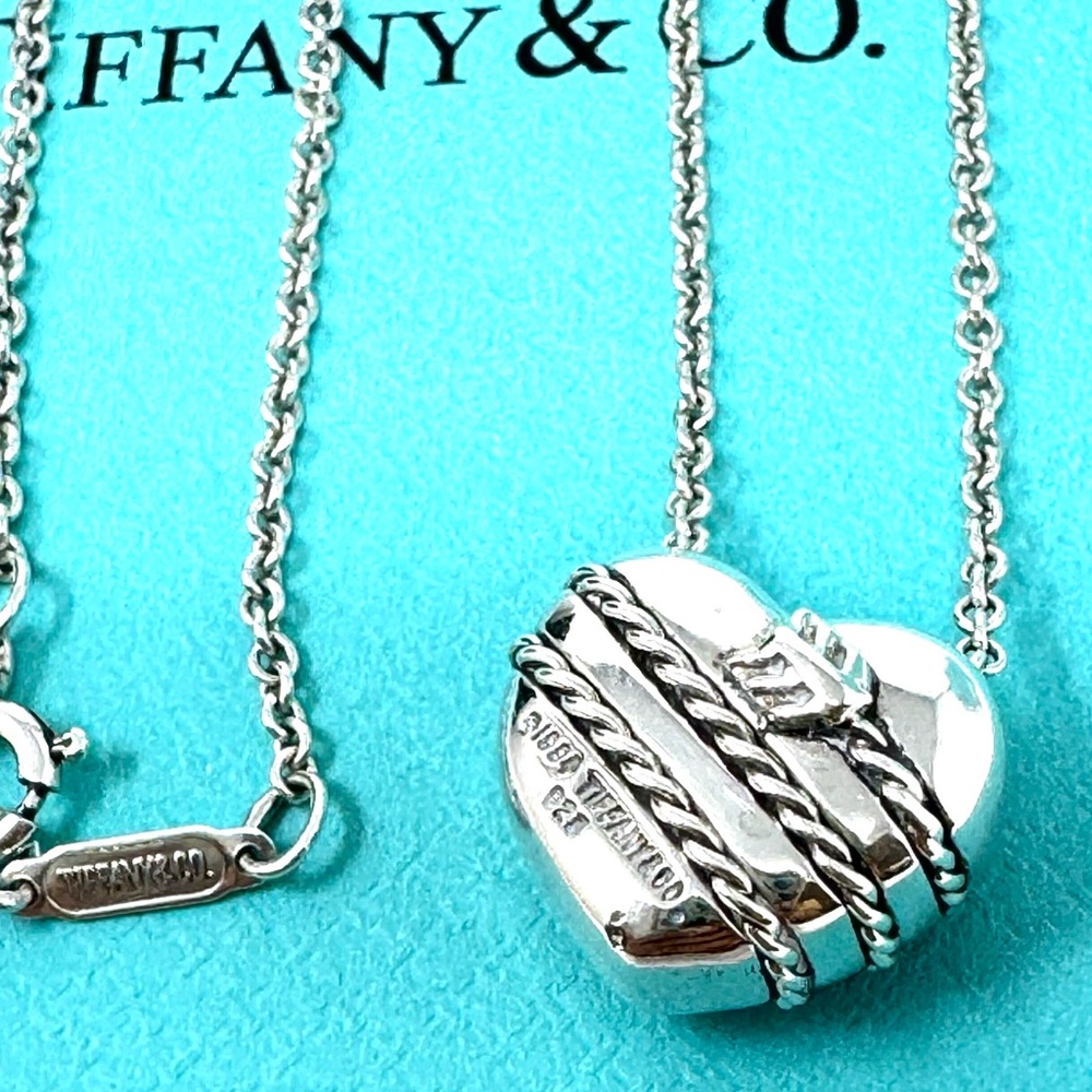 Authentic Tiffany & co Solid Heart Arrow Dropped Around The Heart Neckla… - Picture 6 of 9